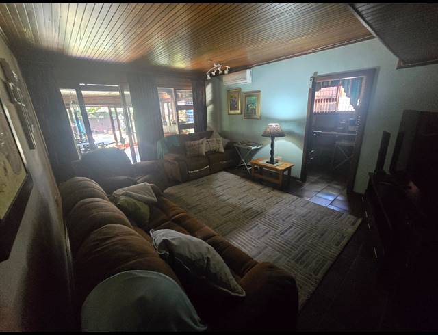4 BEDROOM HOUSE FOR SALE IN PARKHILL GARDENS